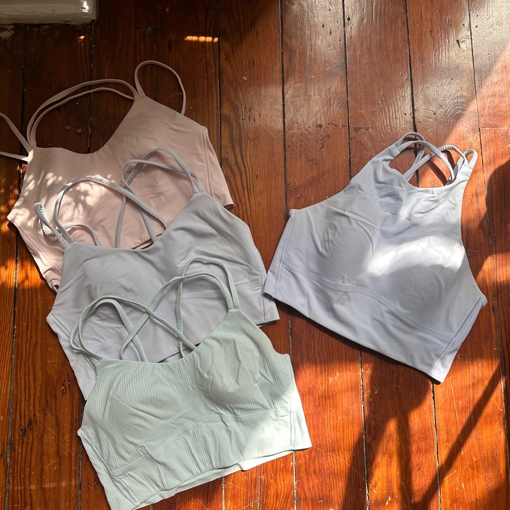 Lot of lululemon like a cloud bras (size 6)